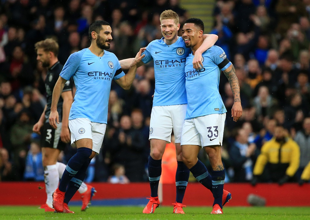 LOL突然停服影响全球玩家！原因竟是拳头忘给证书续约！回头一口气续约100年！