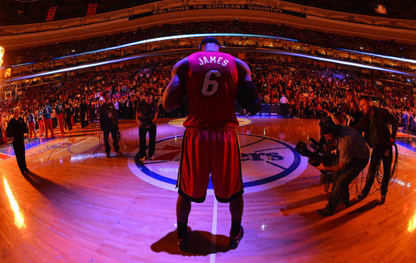 国足世预赛告急，归化球员消失， 本土小将逆袭上位！