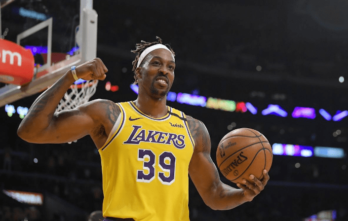 曼联气炸？被英超盲哨坑惨！对手禁区内4次疑似手球未判，锁喉仅黄牌＂